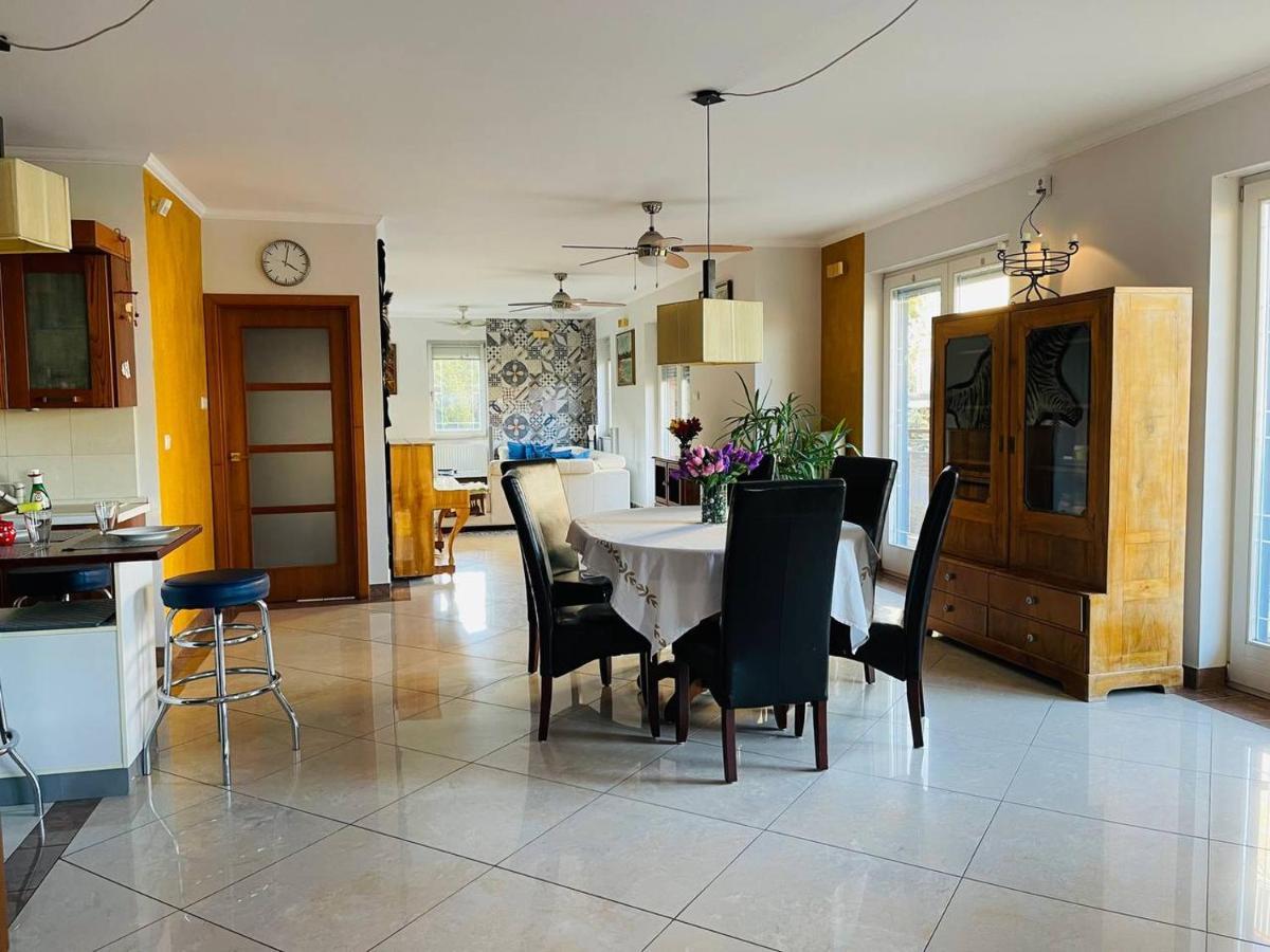 Rosehill Garden Family Villa With A Great Budapest View ภายนอก รูปภาพ