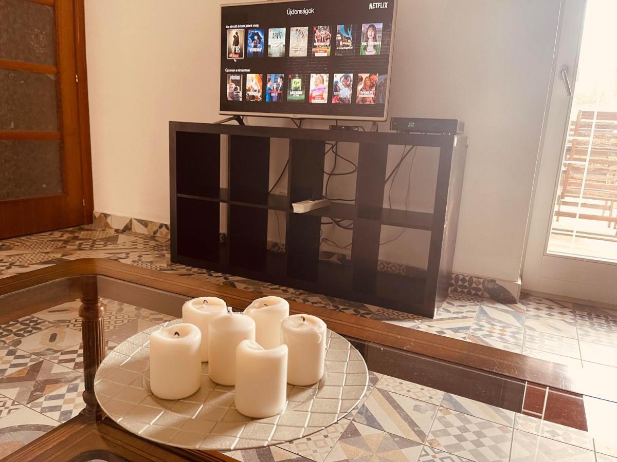 Rosehill Garden Family Villa With A Great Budapest View ภายนอก รูปภาพ